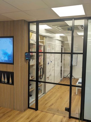 2LK Design (Farnham, Surrey): Industrial Style Glass Door and Side Panels