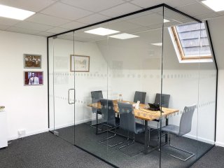 3D Solicitors (Crumpsall, Manchester): Frameless Glass Corner Office