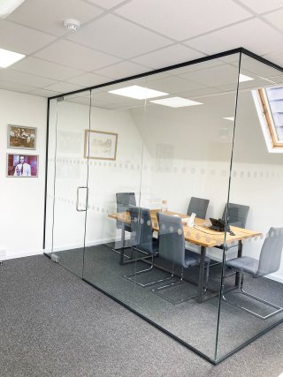 3D Solicitors (Crumpsall, Manchester): Frameless Glass Corner Office