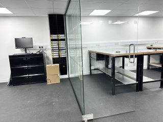3DCM Ltd (Chichester, West Sussex): Toughened Glass Partition With Double Doors