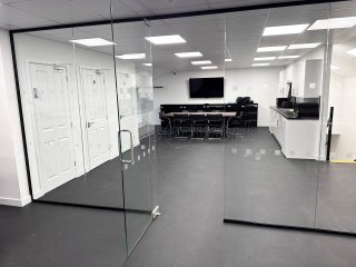 3DCM (Chichester, West Sussex): Frameless Glass Office Partitions