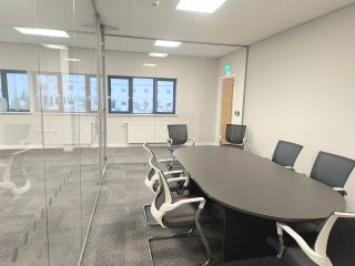 A Plus International Express Parcels (Leicester, Leicestershire): Office Glass Corner Room