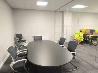 A Plus International Express Parcels (Leicester, Leicestershire): Office Glass Corner Room