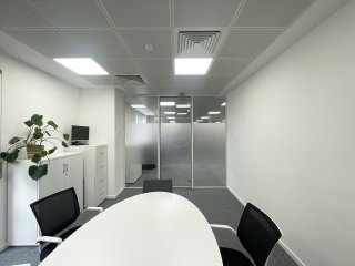 AC Fashion Design (Hammersmith, London): Glass Office Partition With Central Door