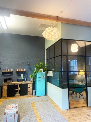 Stow Projects (London Bridge, London): T-Bar Corner Room On Half-Height Wall