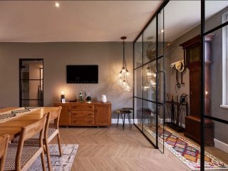 Angel Interiors (Chew Stoke, Bristol): Glass Wine Room Door and Sliding Door Partition