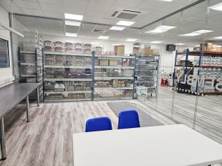 Assembly Room (Milton Keynes, Buckinghamshire): Double Glazed Acoustic Glass Corner Room