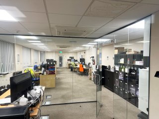 Bay Plastics (North Shields, Tyne and Wear): Glass Corner Office With Frameless Door