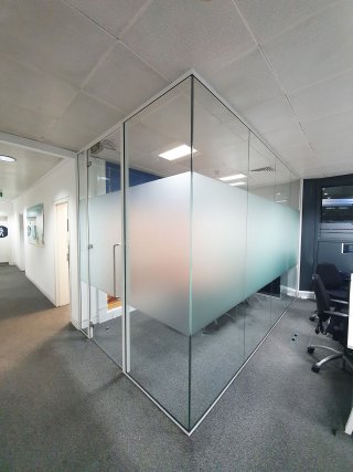 Build 2 Design (St. Pancras, London): Glass Corner Office