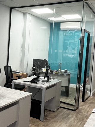 Compton Reeback (Maida Vale, London): Glass Corner Office With Black Frame