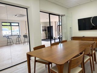 County To County Construction (Gloucester, Gloucestershire): Laminated Acoustic Glass Partitions