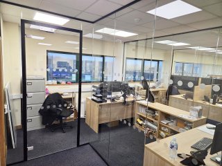 Deanestor (Mansfield, Nottinghamshire): Toughened Glass Office Walls and Doors