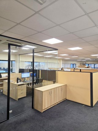 Deanestor (Mansfield, Nottinghamshire): Toughened Glass Office Walls and Doors