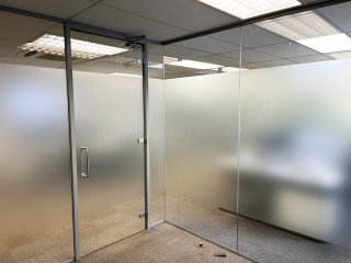 EMH Technology (Hitchin, Hertfordshire): Frameless Glass Corner Quiet Room