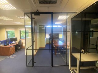 Eguchi Iwao (Banbury, Oxfordshire): Acoustic Glass T-Bar Boardroom Partition