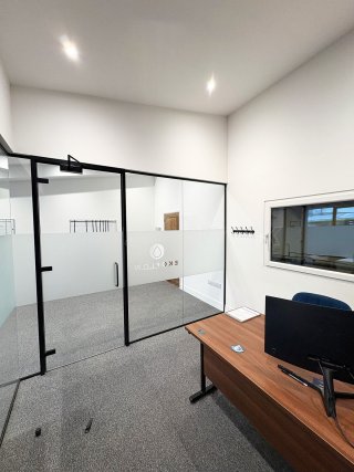 Ekoflow (Stonehouse, Gloucestershire): Acoustic Glass Office Corner Room
