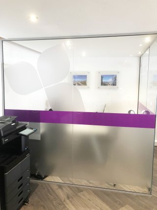 Bernards Estate Agents Ltd (Southsea, Hampshire): Frameless Glazed Corner Office