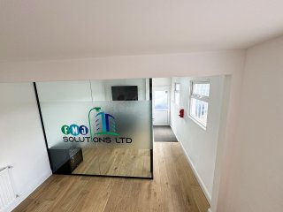 FMJ Solutions (Reading, Berkshire): Glass Corner Office Pod With Window Film