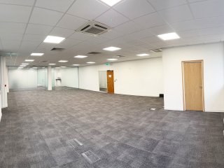 Facilities Solutions (Midlands) (Solihull, West Midlands): Glass Office Partitions With Frameless Doors