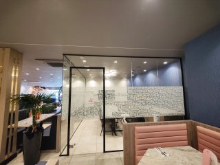 IAC One (Peterborough, Cambridgeshire): Restaurant Glass Partition