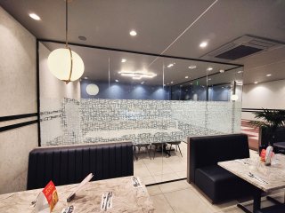 IAC One (Peterborough, Cambridgeshire): Restaurant Glass Partition
