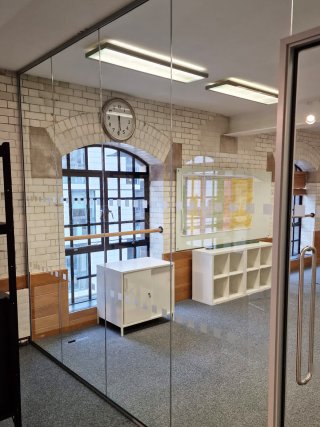 LS Studios London Ltd (Aldgate, London): Laminated Acoustic Glass Office Partition