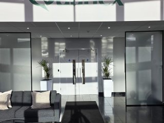 Liniar (Denby, Derbyshire): Frameless Glass Partitions