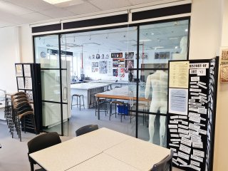 MTWarchitects (Harrow, London): Sliding Toughened Glass Double Doors With Black Metal Banding