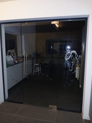 Otraps Real Business Solutions (Milton Keynes, Buckinghamshire): Toughened Glass and Side Panels