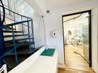 Pathfinder Medical (Plantation Wharf, London): Standalone Glass Door