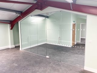 Penguin Developments (Stafford, Staffordshire): Toughened Glass Walls And Doors