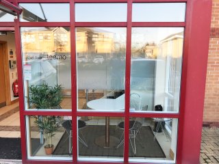 Teemo Designs Ltd (Peterborough, Cambridgeshire): Small Glass Corner Room Using Soundproofing Glass