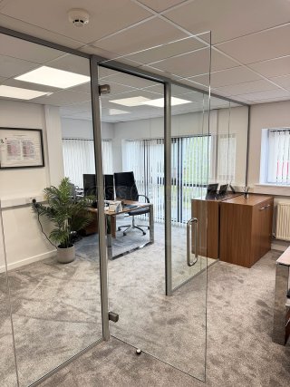 Qualis Packaging (Newcastle Under Lyme, Staffordshire): Laminated Acoustic Glass Office Screen