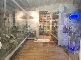 Royal Welch Fusiliers Museum (Caernarfon Castle, Caernarfon): Retail Glass Partition