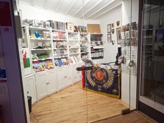 Royal Welch Fusiliers Museum (Caernarfon Castle, Caernarfon): Retail Glass Partition