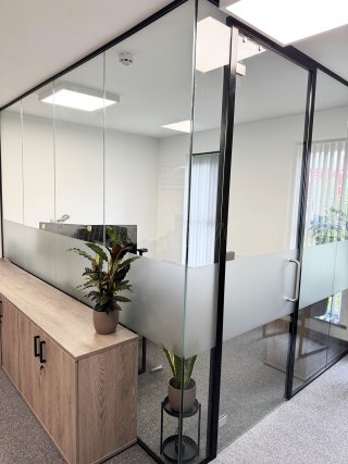 SHJ (Rotherham, South Yorkshire): Multiple Acoustic Glass Partition Offices