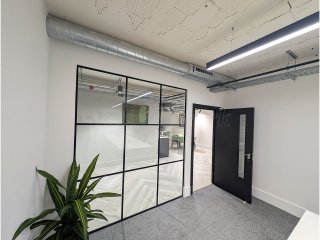 Scaeva Group (Leeds, West Yorkshire): Acoustic Glass T-Bar Office Screen