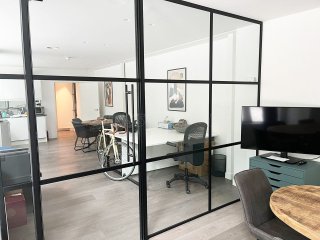 Structural Design Studio (Wandsworth, London): T-Bar Glass Partition Using Acoustic Glazing