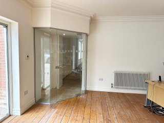 Stukeley Properties (Boston, Lincolnshire): Glass Corner Partition