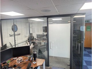 Techbuyer (Harrogate, North Yorkshire): Double Glazed Office With Blinds
