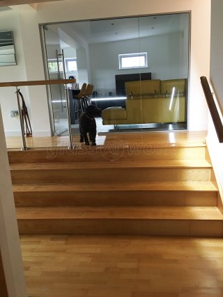 The Hollies Hotel (Stoke-Sub-Hamdon, Somerset): Hotel Frameless Glass Walls and Doors