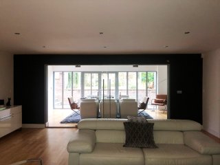 The Hollies Hotel (Stoke-Sub-Hamdon, Somerset): Hotel Frameless Glass Walls and Doors