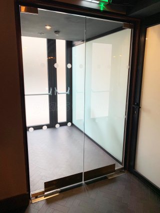 Bliss Hospitality (Piccadilly, London): Frameless Double Glass Doors