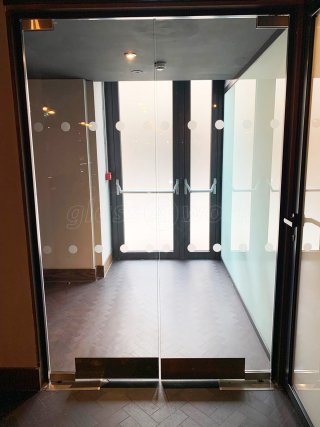 Bliss Hospitality (Piccadilly, London): Frameless Double Glass Doors