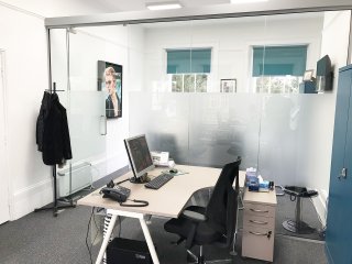 Bob Harrington Design Ltd (Leighton Buzzard, Bedfordshire): Frameless Interior Glass Wall and Door