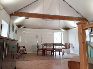 K & MJ Noble (Brough, North Yorkshire): Frameless Glass Wall Partition With Oak Beams