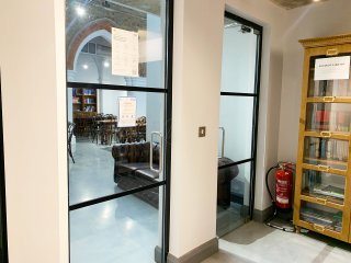 The Burlington School of English (Wandsworth, London): Industrial-Style Toughened Glass Doors With Black Frame