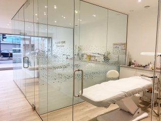 Feature Clinic (Welling, Kent): Glass Treatment Rooms With Glazed Separation Wall