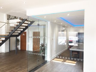 Westbase Technology Ltd (Caldicot, Monmouthshire): Frameless Glass Corner Room with glass-to-glass door hinges