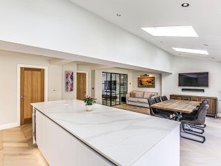 Domestic Project (Oxsted, Surrey): T-Bar Using Soundproofed Acoustic Laminated Glass